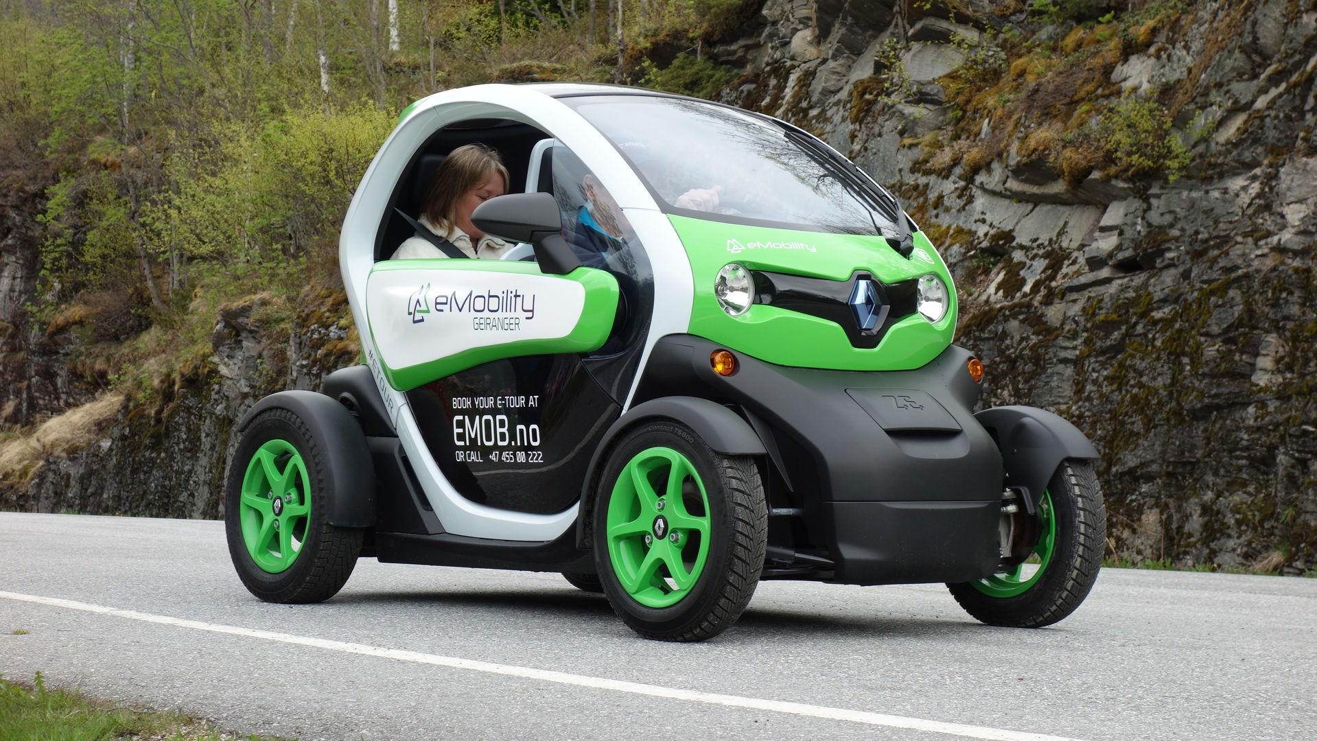 car-wheel-transport-vehicle-motor-vehicle-product-1074924-pxhere.com-1-1